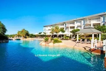 Turistihuoneistot Resort On The Beach 4302 With Resort Pool