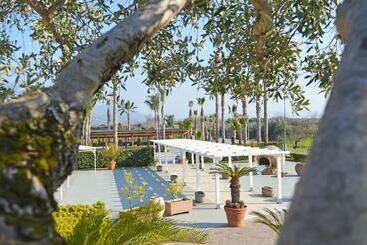 簡易ホテル & Resort Perla