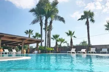 Hostal & Resort Perla