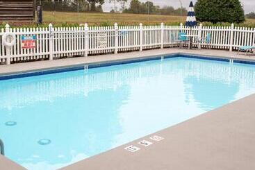 Holiday Inn Express Hotel & Suites Conover   Hickory Area, An Ihg