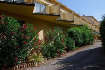 ホテル Hôtel Sous L Olivier