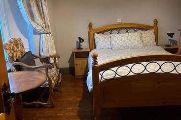 פנסיון Douglasha House V93rx64