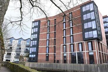 هتل آپارتمان Yugo Explore   Lee Point