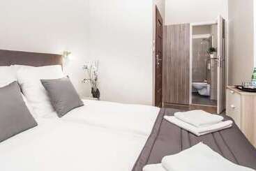 بنسيون Black Swan House, Old Town