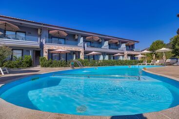 آپارتمانهای توریستها Theros Villas & Suites