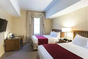 Отель Winneshiek