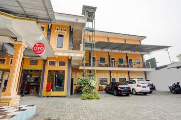 בית מלון כפרי Mandiri