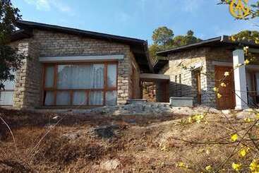 Hotel Queens Meadows By Sunshine & Smiles