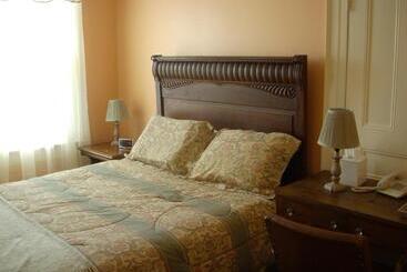 Bed and Breakfast Wayne On Main