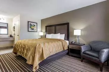 هتل Quality Inn Aberdeen