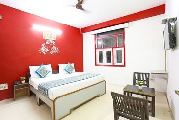 Spot On 35573 Hotel Classic