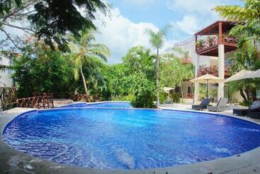 Hospedaria Pajaro De Fuego Pool & Terrace