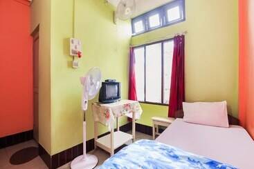 Spot On 47105 Hotel Hornbill