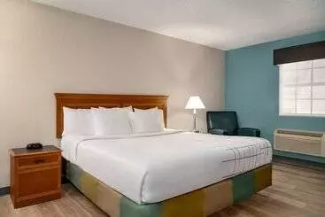 בית מלון כפרי La Quinta Inn By Wyndham Columbus Airport Area