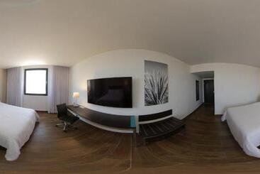 בית מלון כפרי Fiesta Inn Guadalajara Aeropuerto