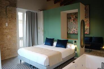 هتل You & Co. Quart Boutique