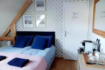 Bed and Breakfast Chambres D Hôtes Chez L Habitant   Bed& Breakfast Homestay