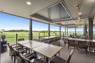 Hotell 13th Beach Golf Lodges