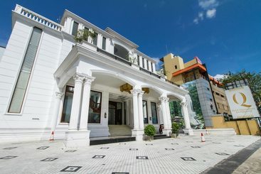 Hotel Queensbury By Oyo Rooms