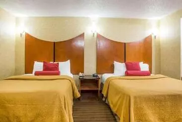 Hotel Quality Inn & Suites North Polaris