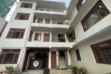 پانسیون Nirvaan Guest House