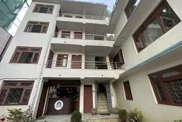 پانسیون Nirvaan Guest House