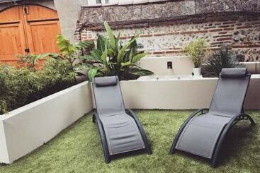 مبيت وإفطار ô Huis Clos