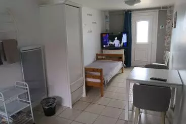 Pension Les Collinades De Chalons