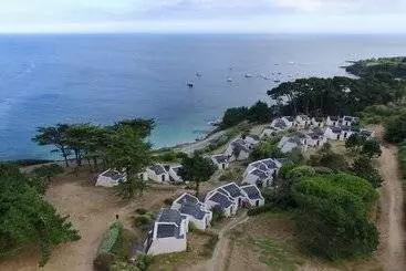 Reşedinta Village Vacances Des Grenats