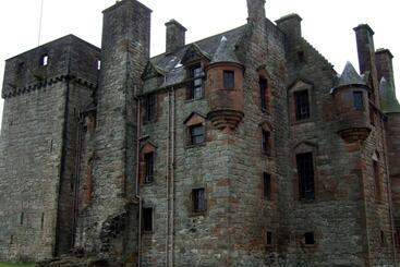 Apartamenty turystyczne Two Bedroom Victorian Flat In The Centre Of Port Glasgow Close To All Amenities