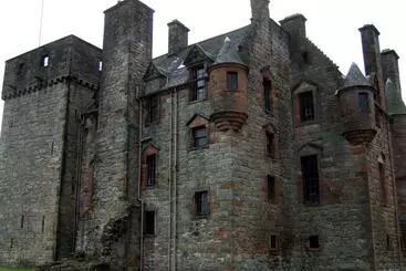 Apartaments turístics Two Bedroom Victorian Flat In The Centre Of Port Glasgow Close To All Amenities