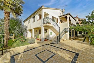 דירות לתיירים Apartments Crevatin