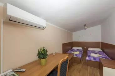 آپارتمان‌های توریست‌ها Apartments Ivan
