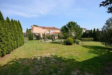 游客公寓 Apartments Mirela