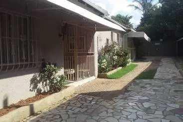 ペンション The African Rock Guesthouse