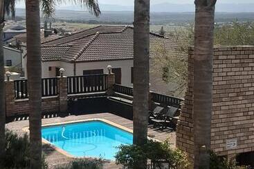 פנסיון Ocean View Guest House