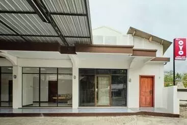 هتل Oyo 2519 Mayang Garini