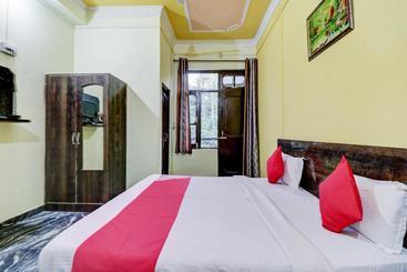 酒店 Oyo 65843 Shanechamba