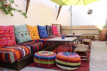 Bed and Breakfast Riad Makene Mouchkill