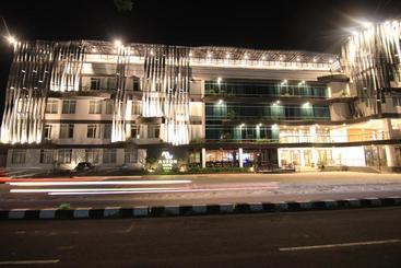 Aveon Hotel Yogyakarta By Daphna Management