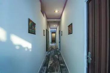 Otel Oyo 60794 A One Residency And Restaurant