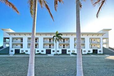 Hotelli Surf Ranch Resort - Emerald Coast