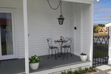 ペンション Room For Two