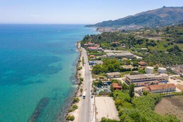 بنسيون Vallia S Seaview Complex