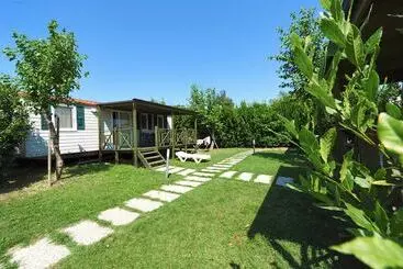Hotelli Camping Baia Verde