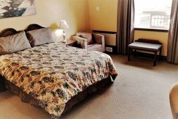 Hotelli The Falls Inn Walters Falls