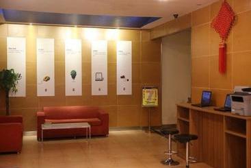 Otel 7 Days Inn Dalian Qian Shan Road Railway Station Food Street Branch