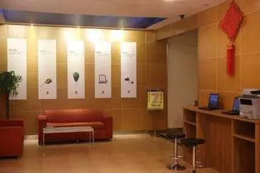 Hotelli 7 Days Inn Dalian Qian Shan Road Railway Station Food Street Branch