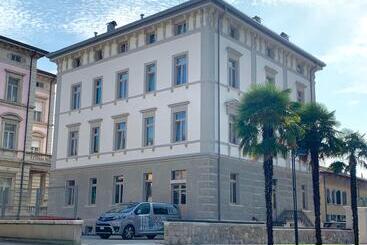 آپارتمان Residenza Alto Garda