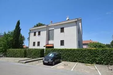 Turistihuoneistot Apartment Ozren